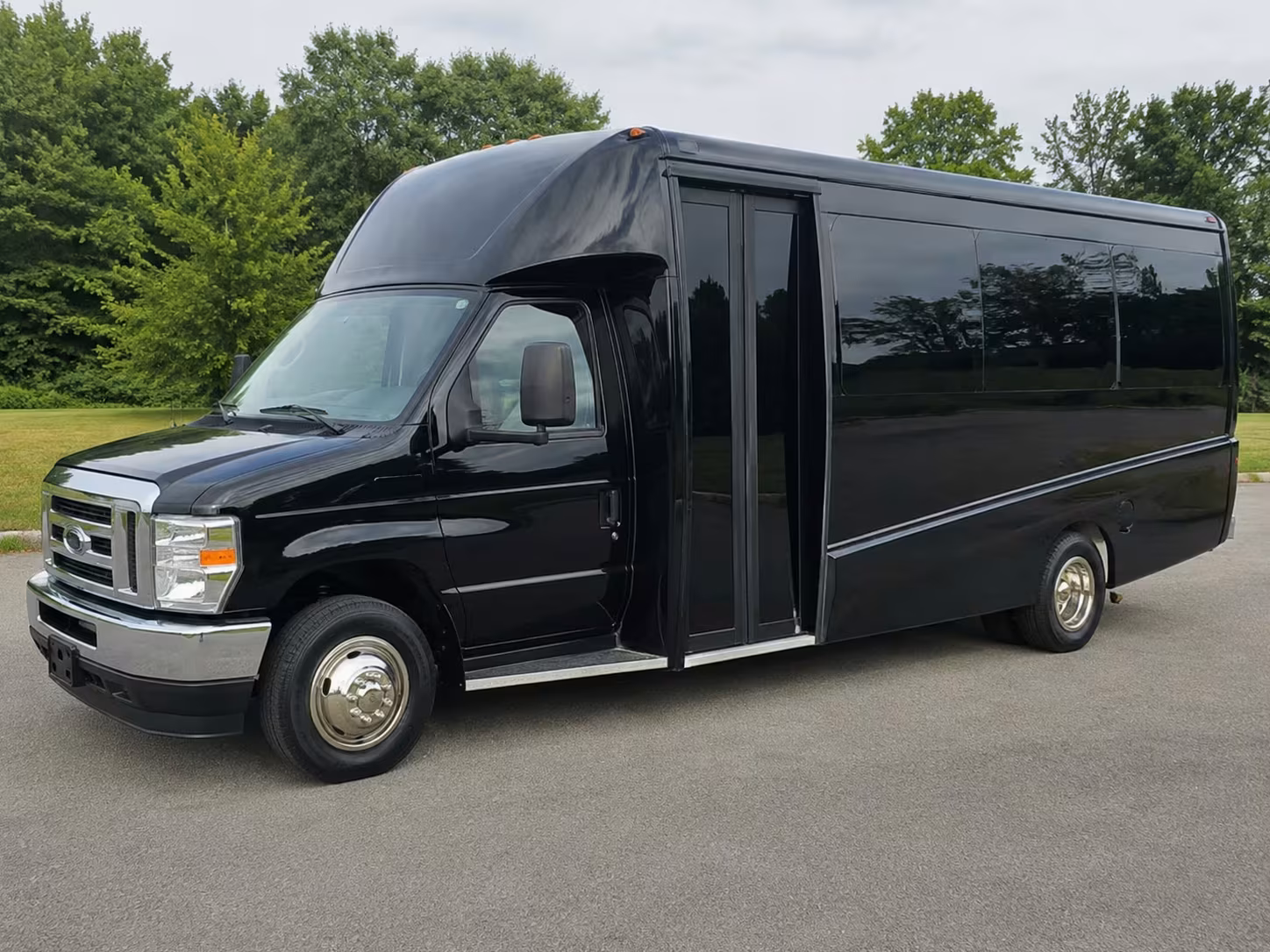 15 passenger minibus